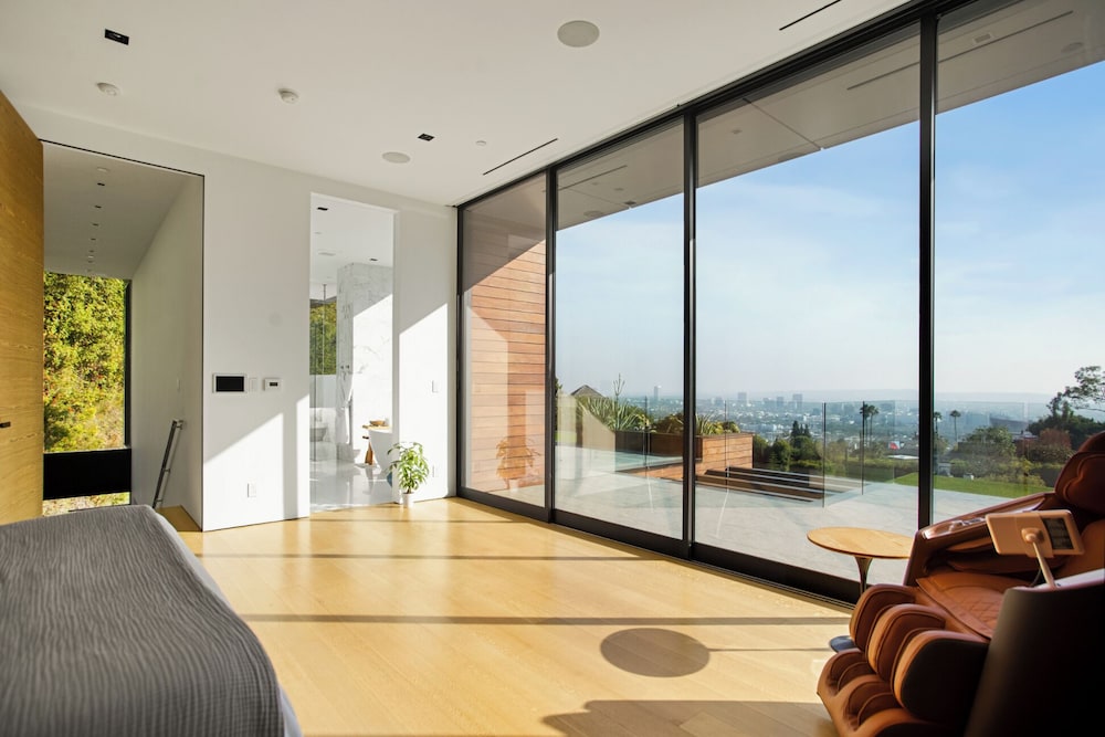 Belfast Estate - Mid-century Meets Modern - Luxe Poolside Villa
