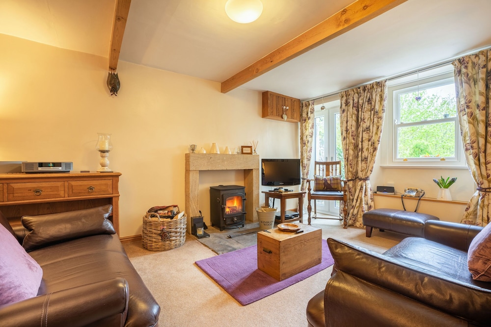 Brown Hill Cottage view 4
