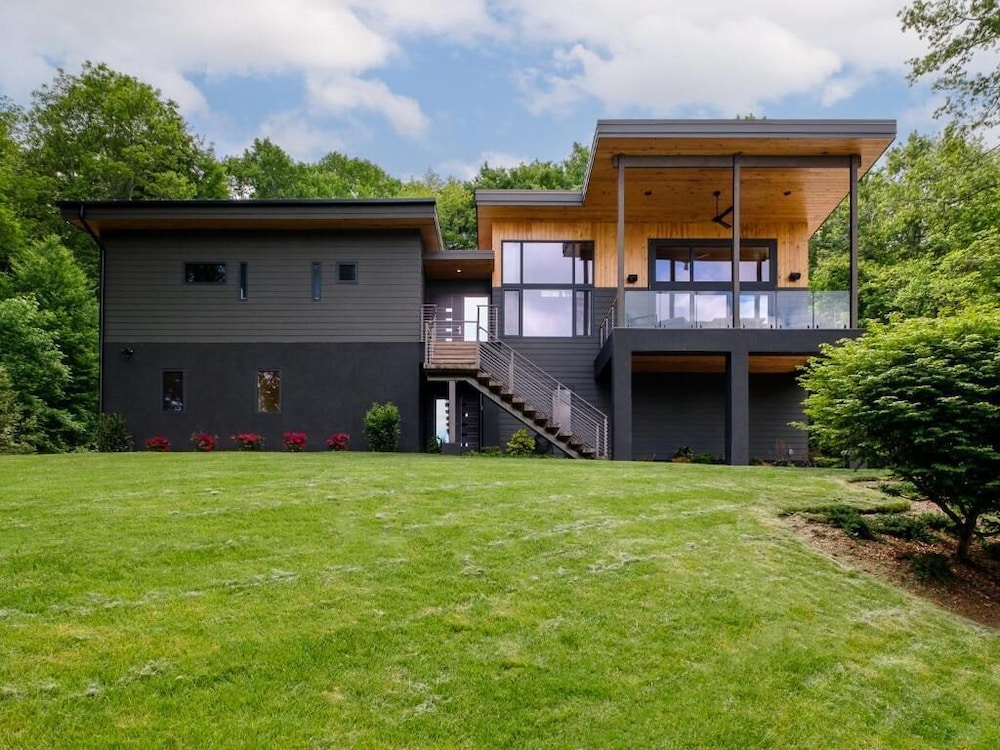 Luxury Home - The Retreat House