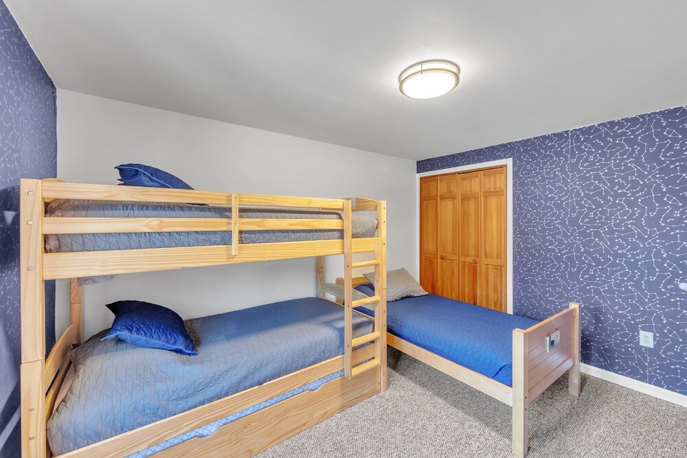 Rumor 39O - Upgraded Townhome With Woodsy Views 3 Bedroom Townhouse by The Summit at Gore Mountain