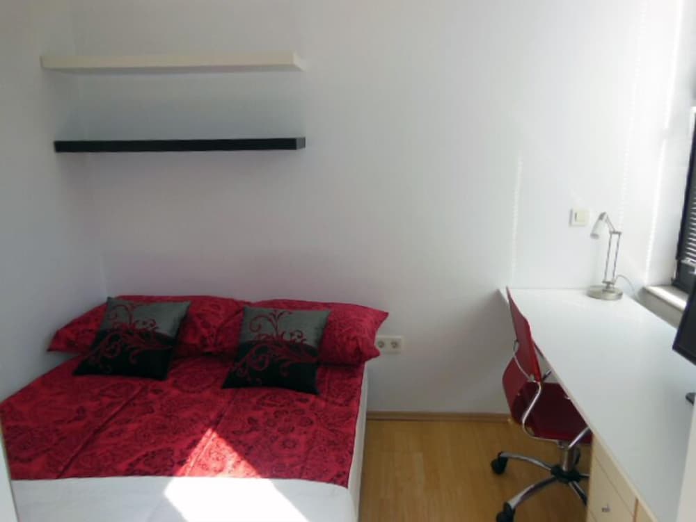 Photo 16