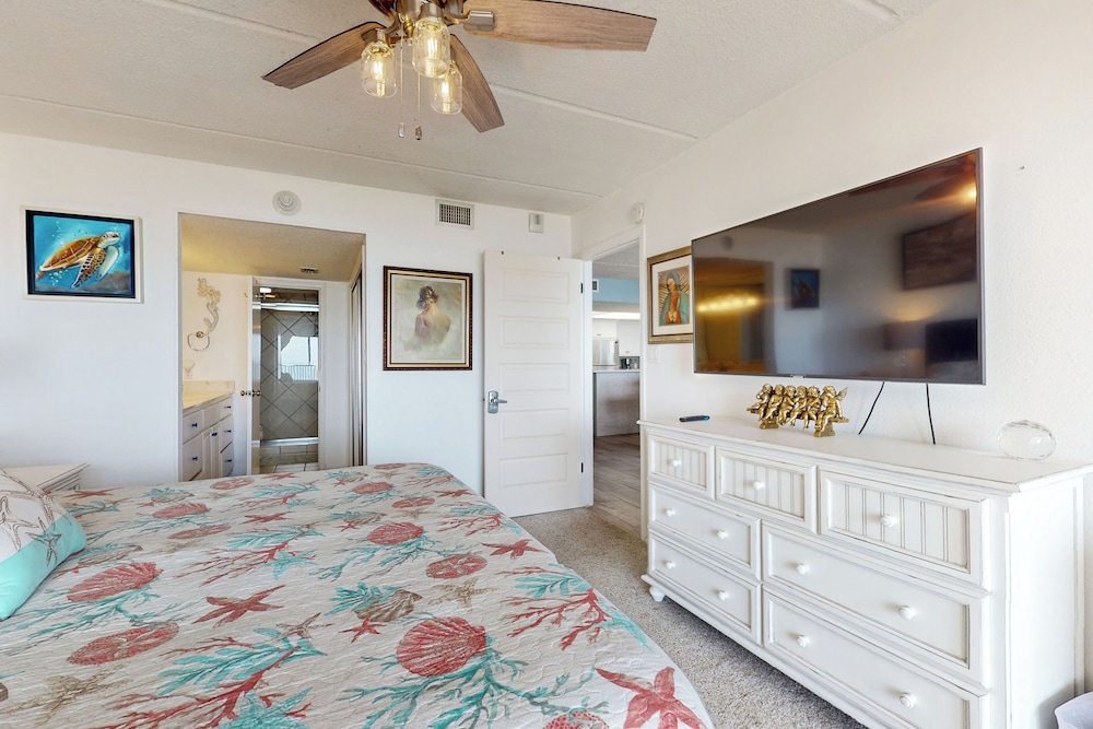 Beautifully Furnished Condo w/ Breathtaking Views