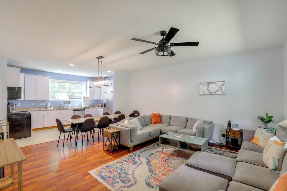 Family Home w/ Game Room, 3 Mi to Dtwn Asheville!