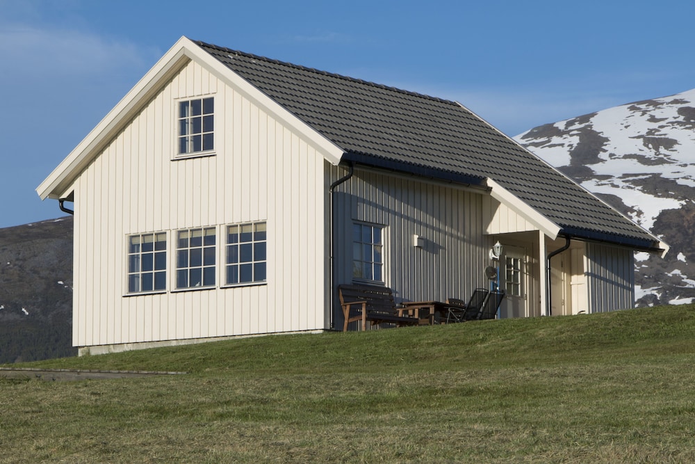 Lyngen North