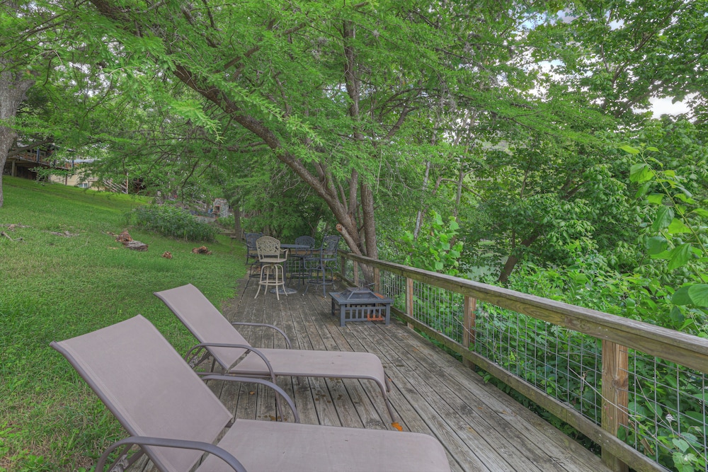 Riverfront Family Getaway on the Guadalupe