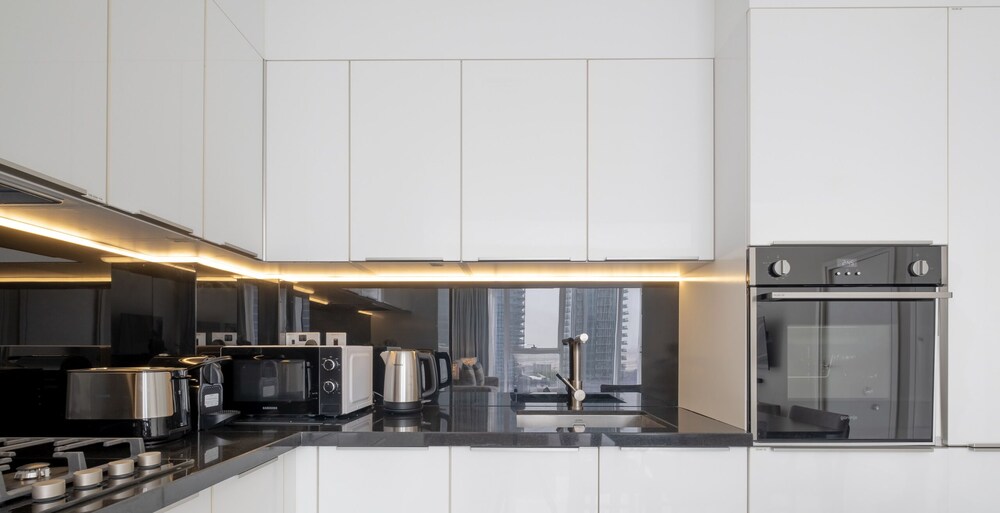 LUX Pad Executive Suite Canal View 5