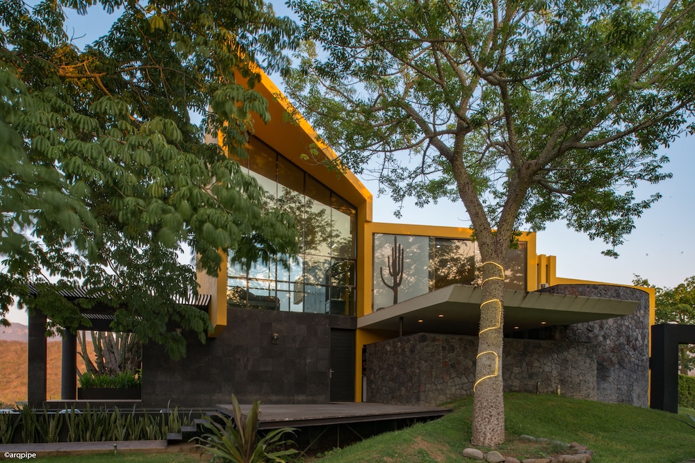 Casa Ave del Risco (Villa con río y cascada al interior)