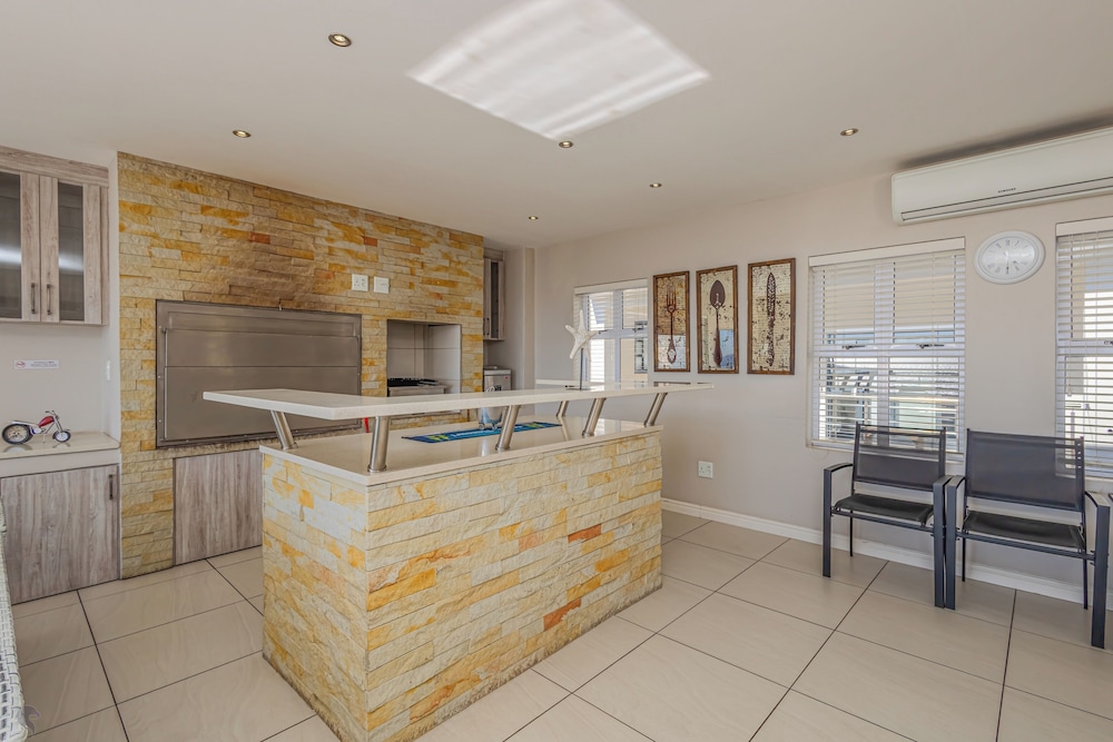 Seasons of Serenity, Langebaan 8-sleeper