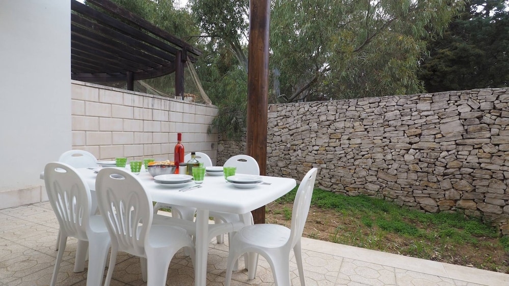 Garden Villa 2 Bedrooms by the sea 7 Sleeps
