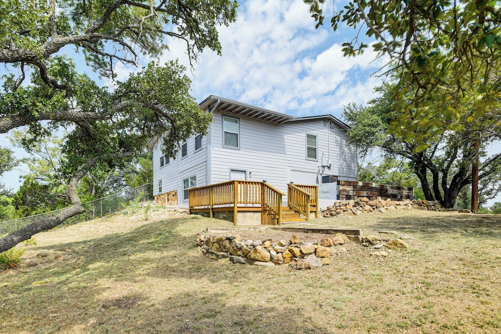 Brownwood Family Home - 2 Mi to Public Marina! view 4