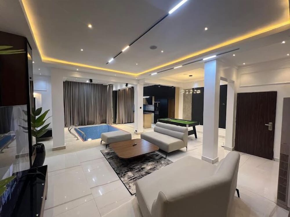 Zizi Luxury Homes and Apartment