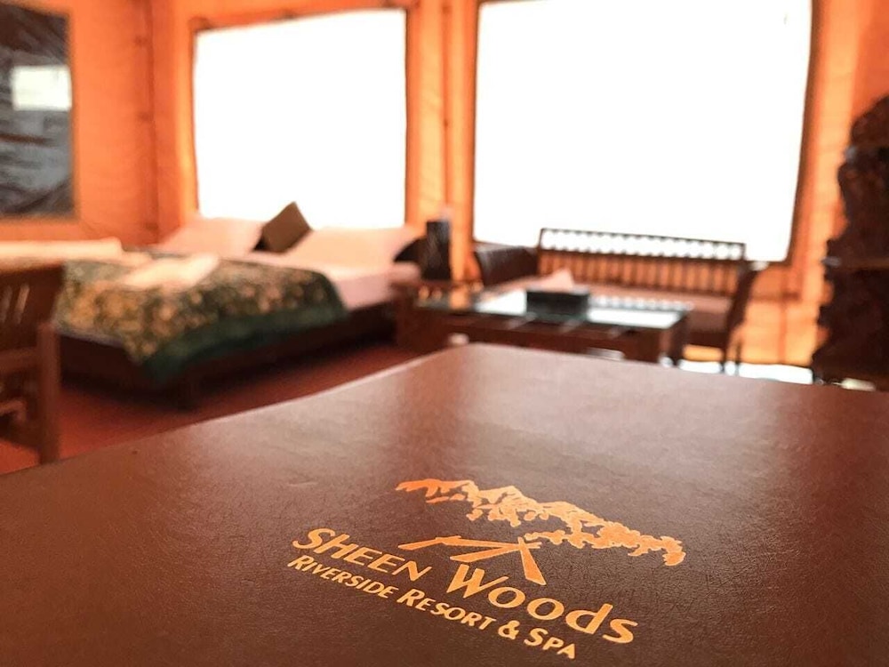 Sheenwoods Riverside Resort & Spa