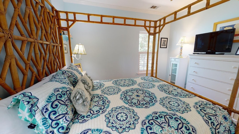 1616 Jones Avenue by Tybee Vacation Rentals