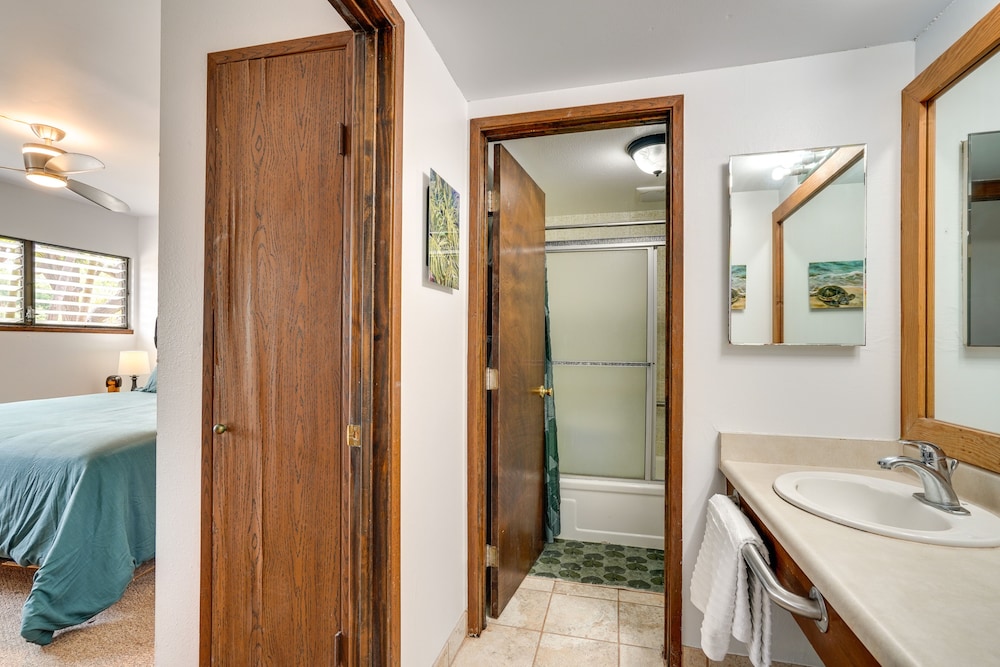 Kaunakakai Home at Molokai Shores w/ Pool!