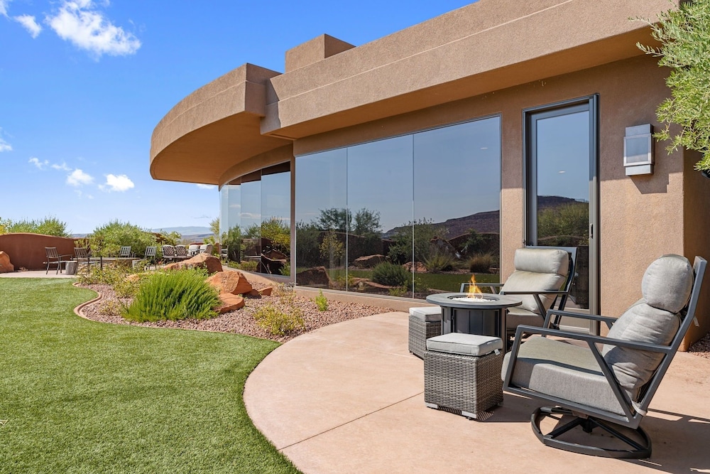Escape To Entrada 4 Bedroom Home