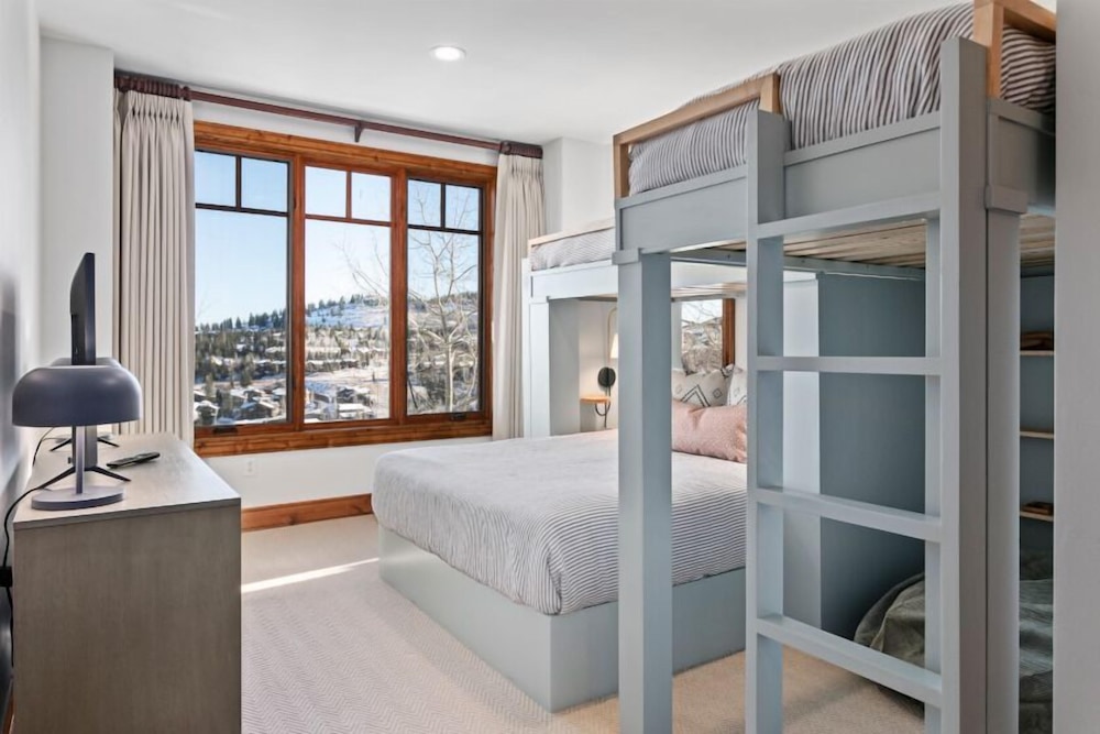 305 - Three Bedroom Shooting Star 3 Condo