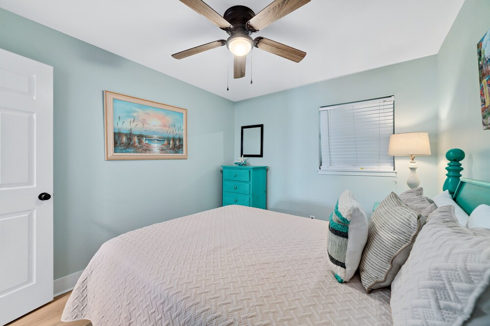 Boardwalk Condos by Hosteeva view 5