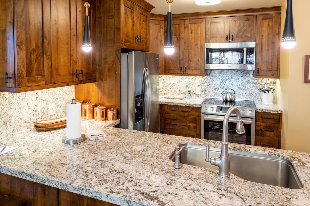 Eagle Springs East 1 & 2 Bedroom Condos