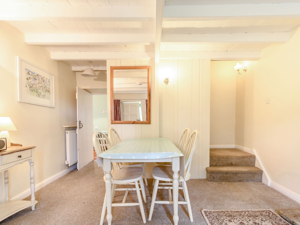 Corner Cottage