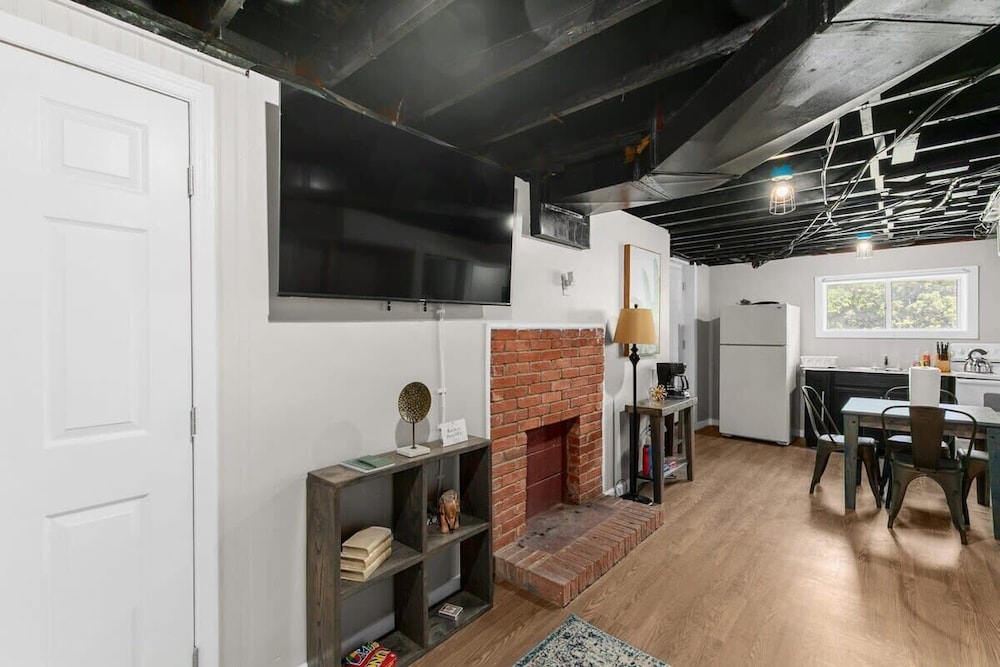 Broadmoor Bungalow - Both Units