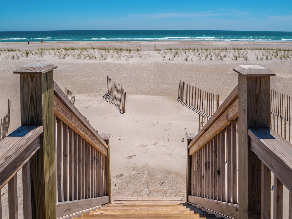 Walking on Sunshine by Topsail Realty