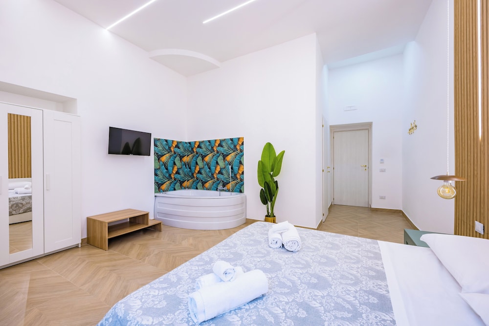 Essentia Home