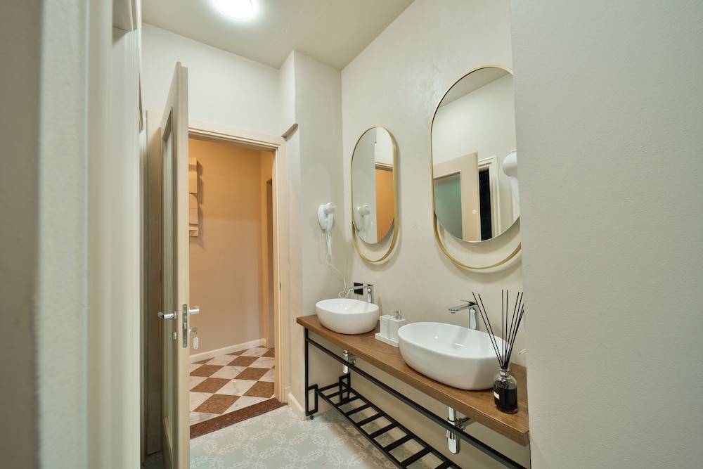 2115 Boutique Hostel