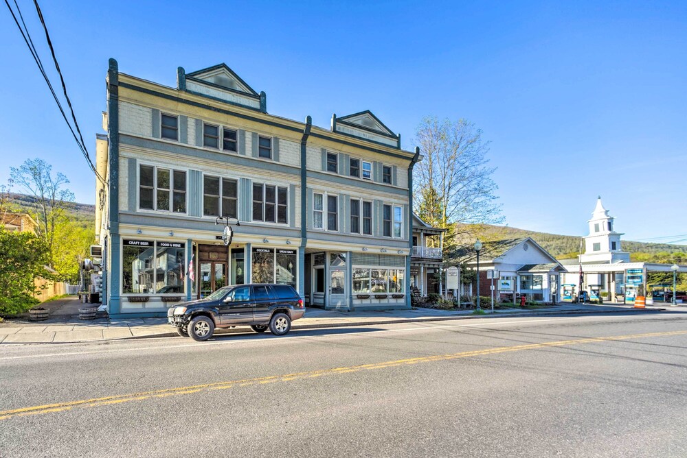 1/2 Mi to Windham Mtn: Main Street Condo view 2