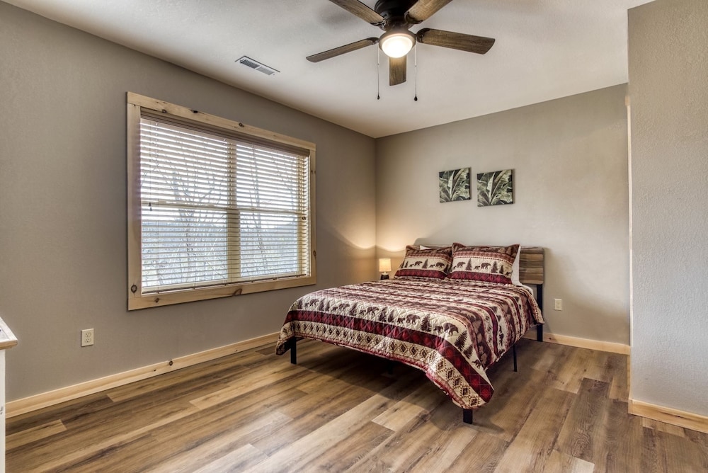 Uwohali - New 3 Bedroom 2 1/2 Bath - New Construction! 3 Cabin by Redawning view 4