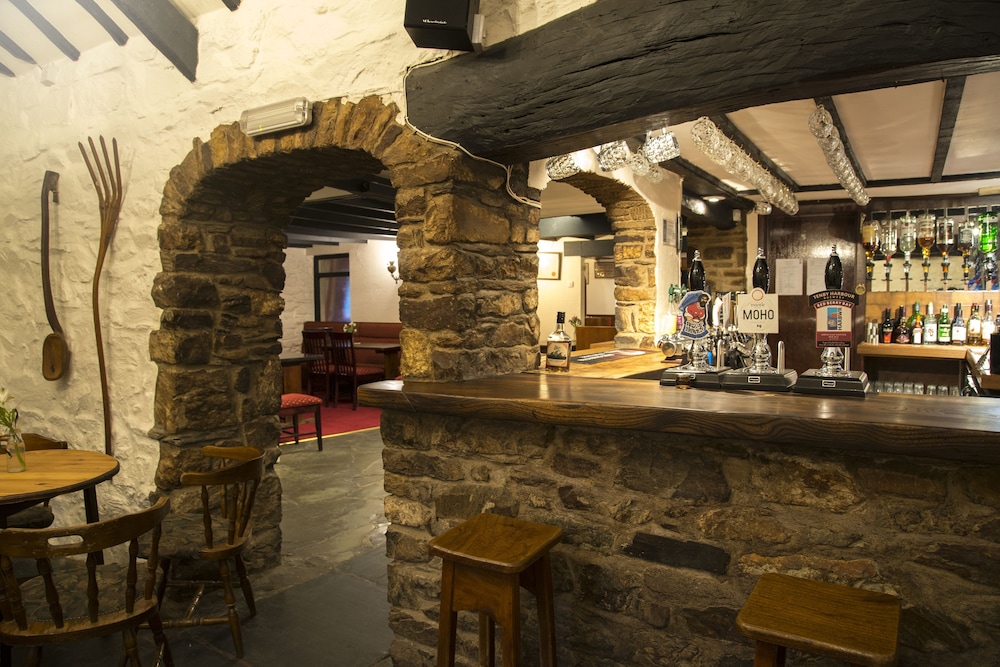 Trewern Arms Hotel