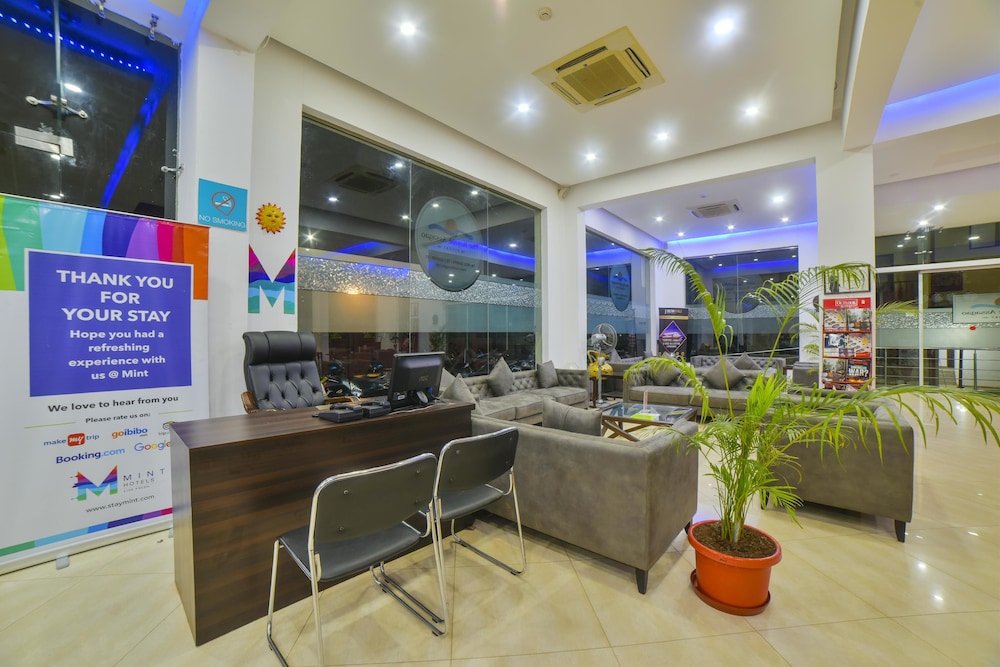Lobby & Reception