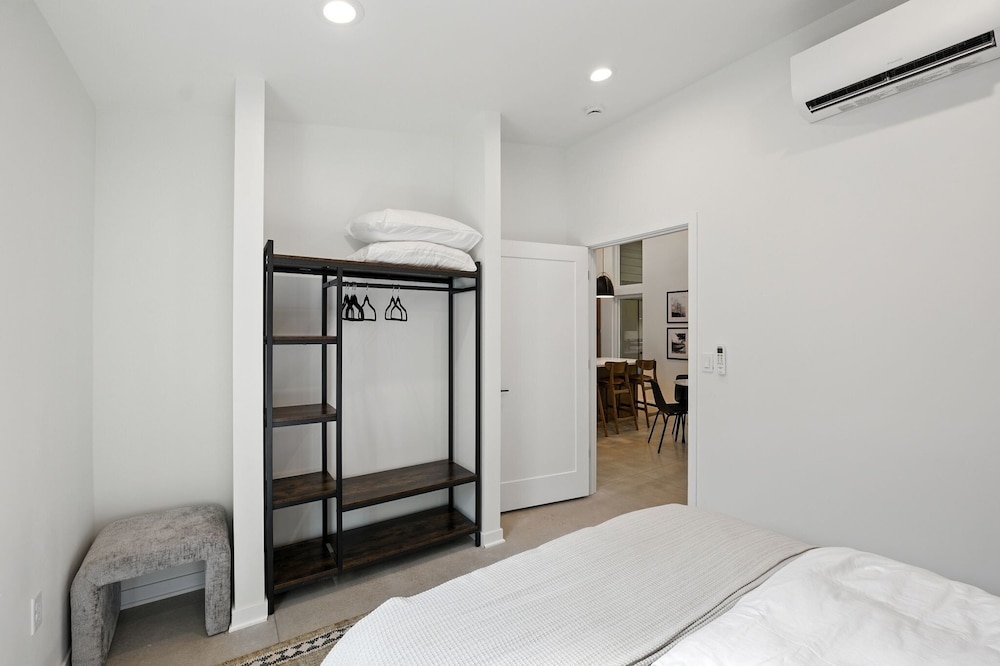 500 House - Unit B 2 Bedroom Townhouse