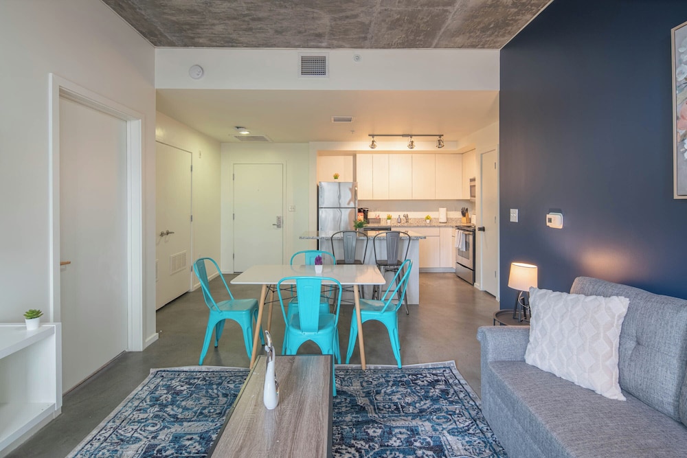 ROVE LIVING/KL - Roosevelt Point