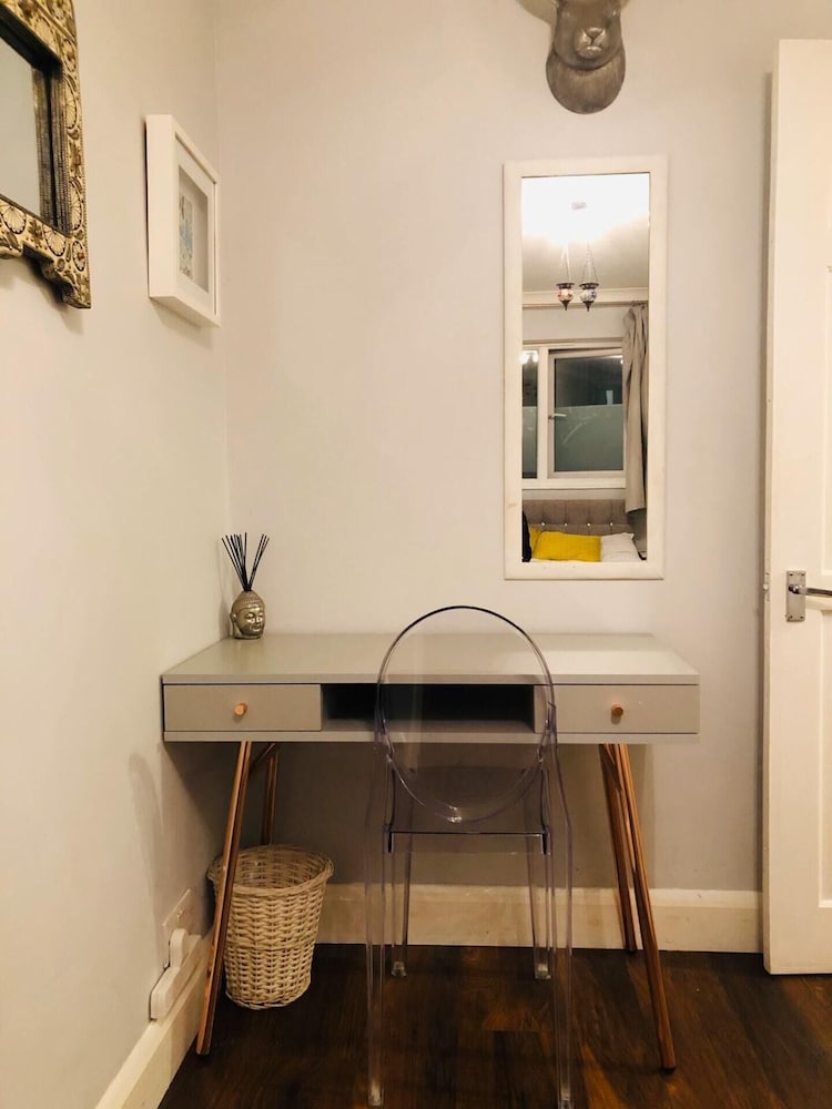 Lovely 2 Bedroom Apartment With Garden, South Bank Westminster