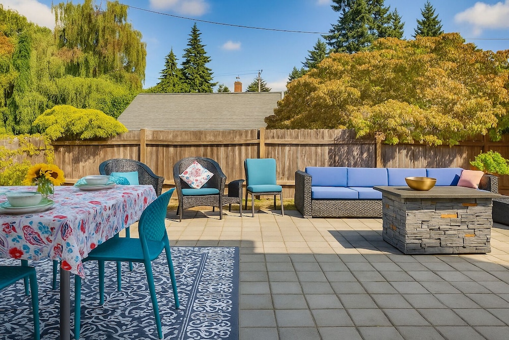 The Grand North Seattle Family Home, photo 35
