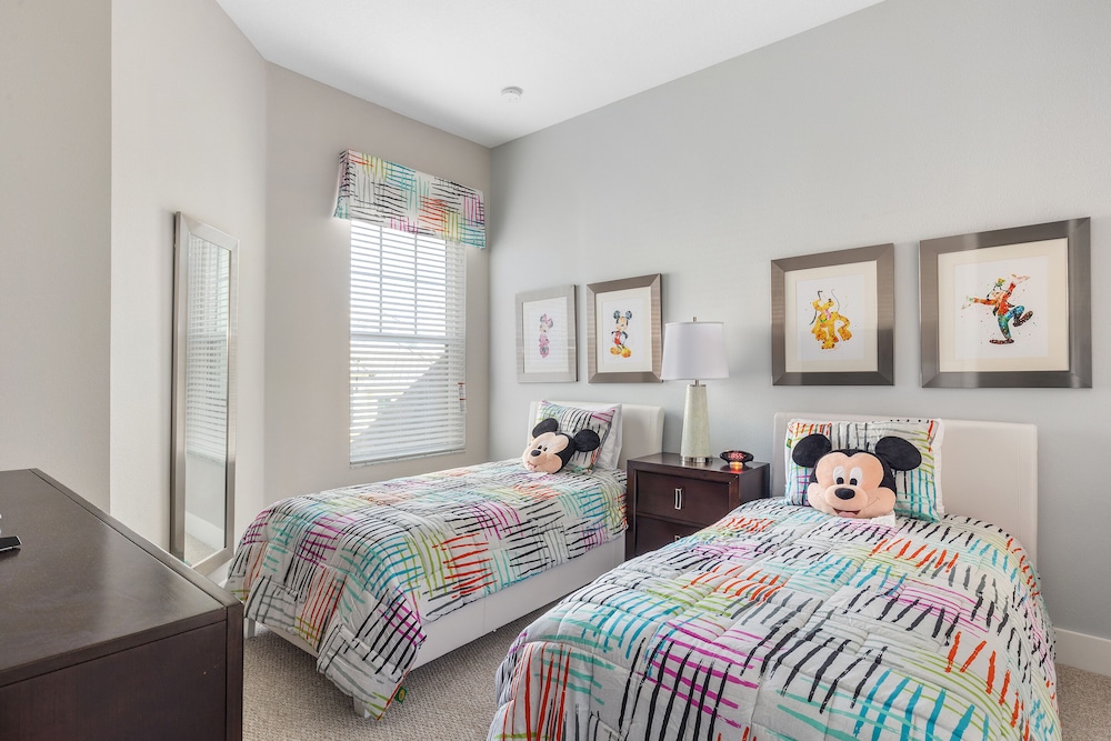 Summerville Vacation Homes by Columbia Management