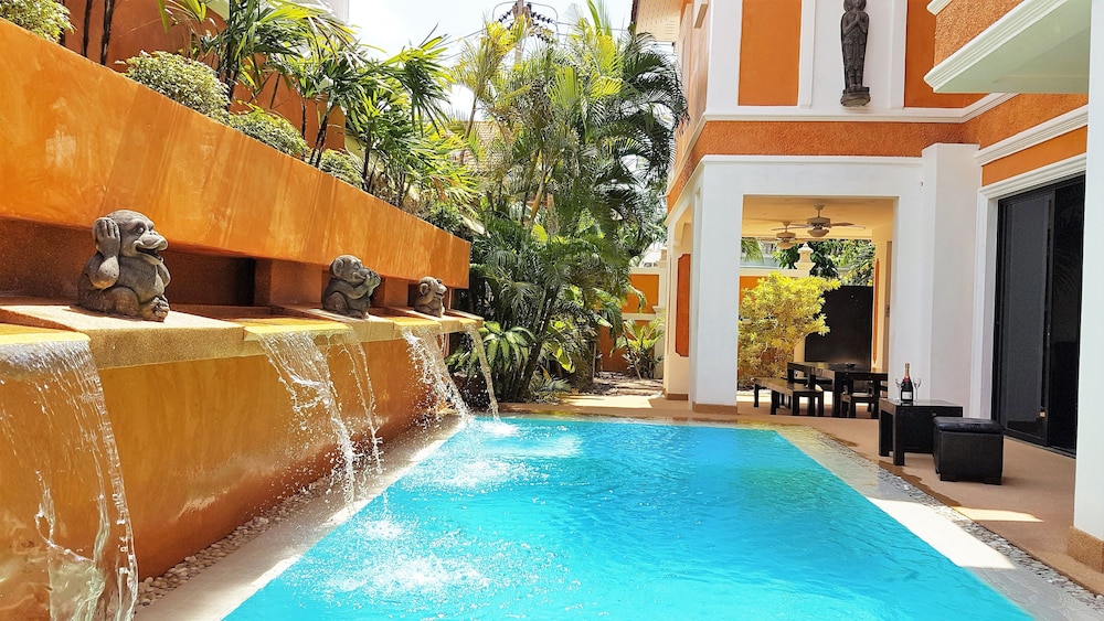HIDELAND Luxury Pool Villa view 4