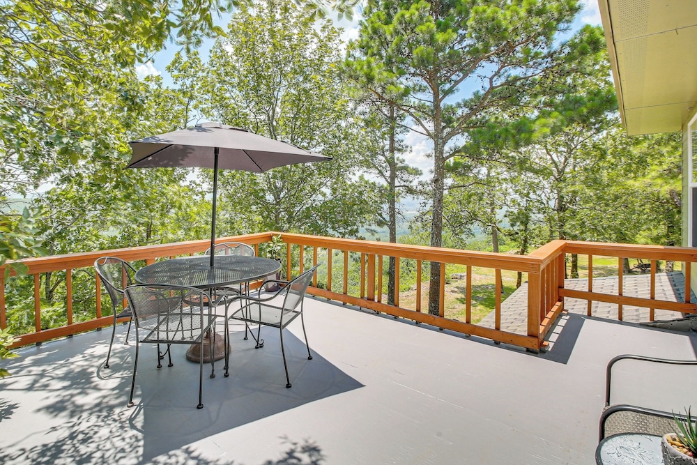 Outdoor Entertainment Area: Scenic Hot Springs Gem