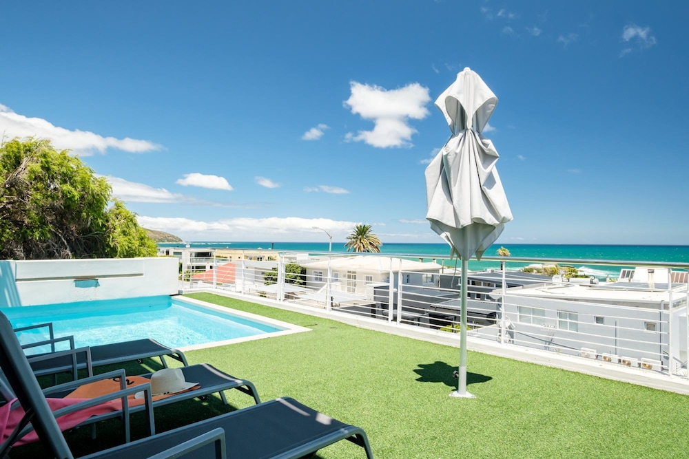 Camps Bay Villa w Views Pool Sapphire Tide Retreat