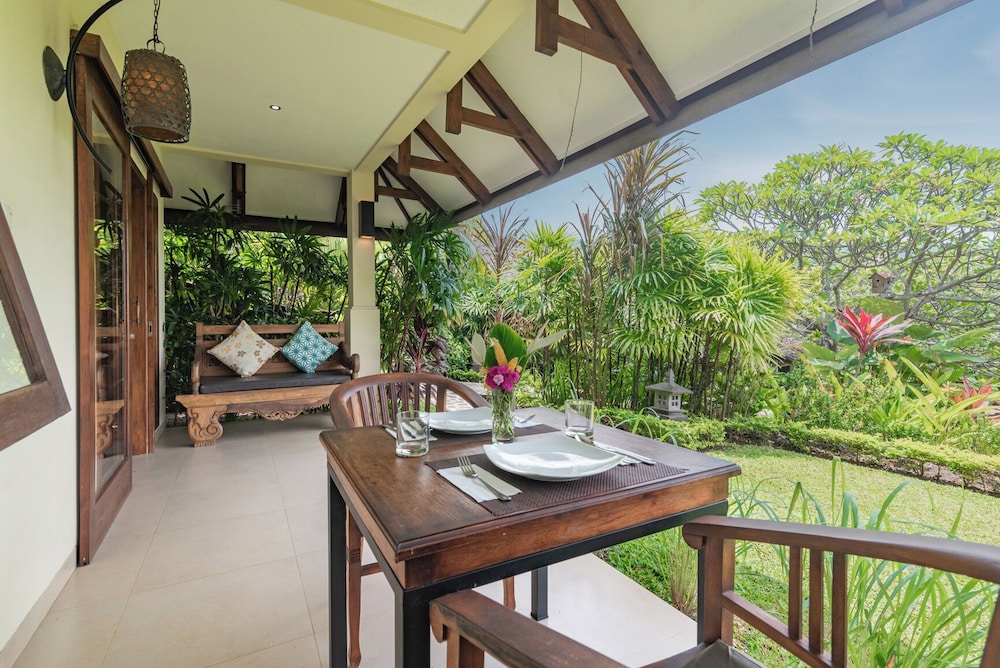 Alamanda Lovina Resort