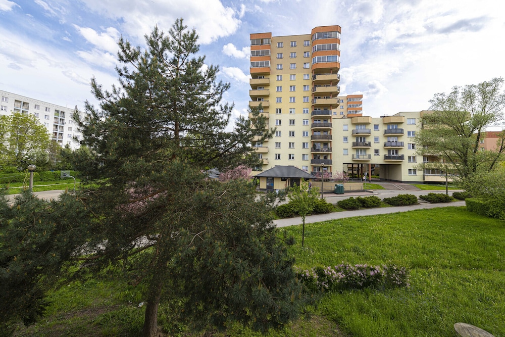 Apartment Ruczaj Cracow by Renters view 3