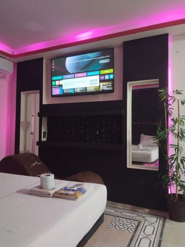 AUTO HOTEL CONSTELACION