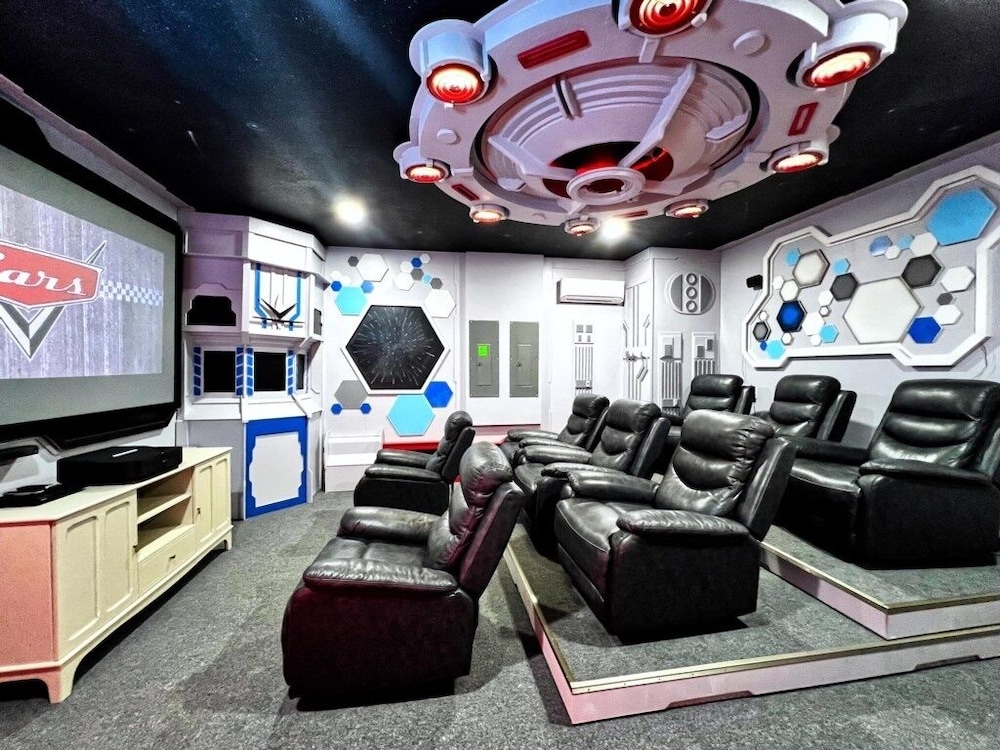 Stunning Themed 7 Bed Pool Home With Theater-3229l 7 Bedroom Home