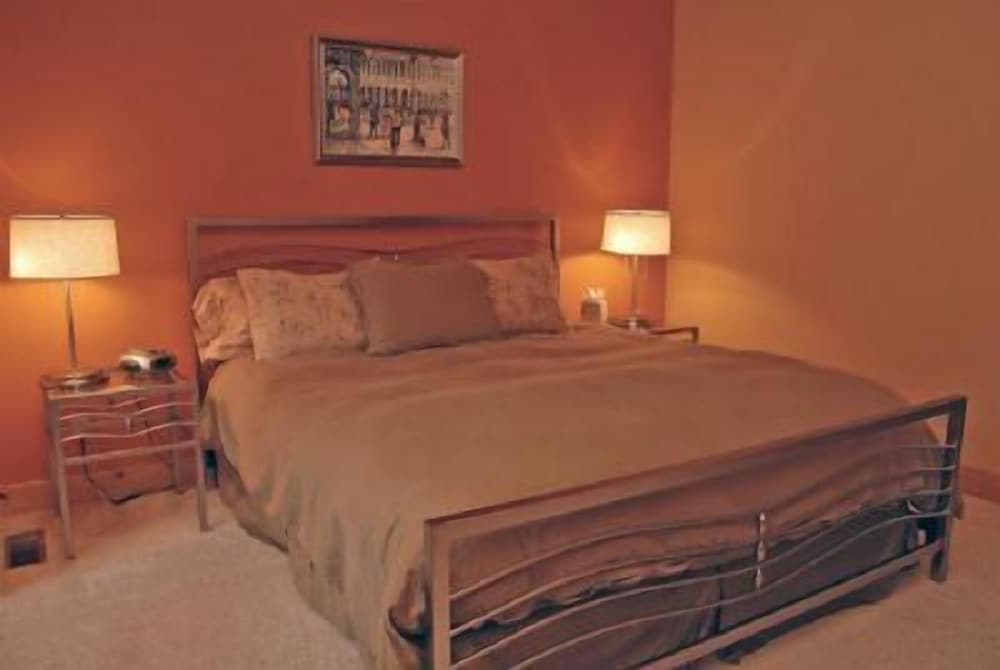 Trailside Villa