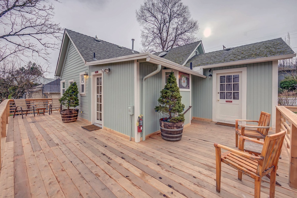 Ashland Vacations - Carlisle Garden Suites - Property Image 44