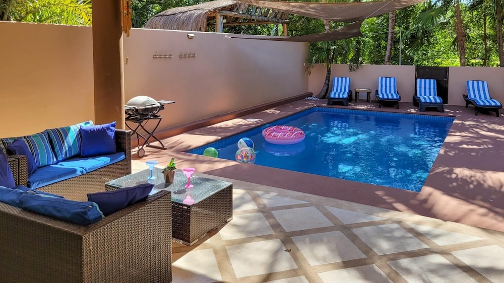 Perfect Stay Renovated Pool Private 4BR Villa view 5