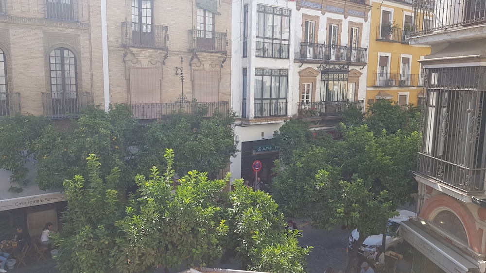 ISA SEVILLA Suites