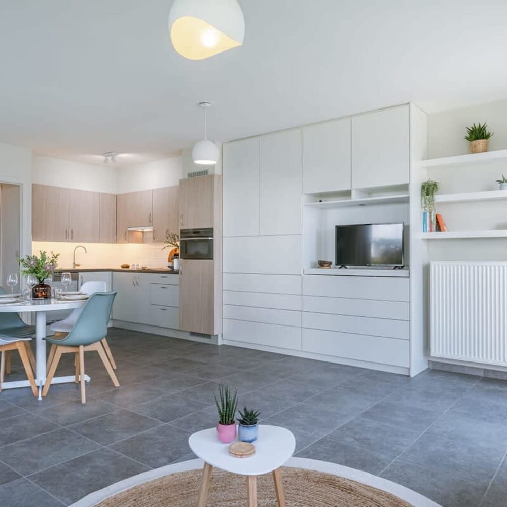 Bright Apartment With Large and Sunny Garden