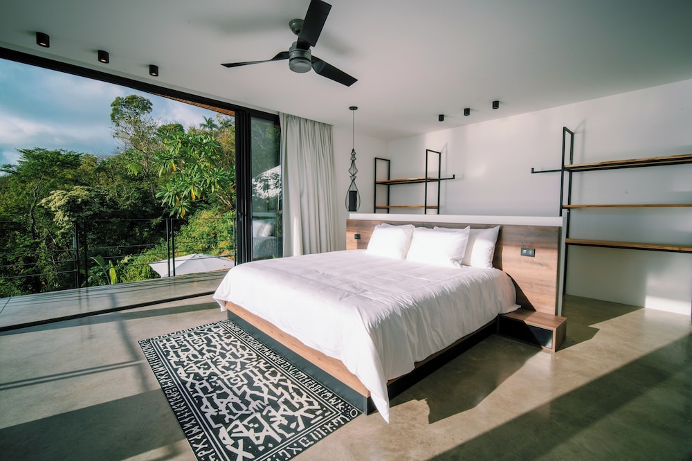 Seataya Oceanview Luxury Villas