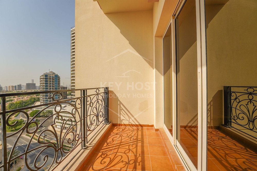 Canal Residence